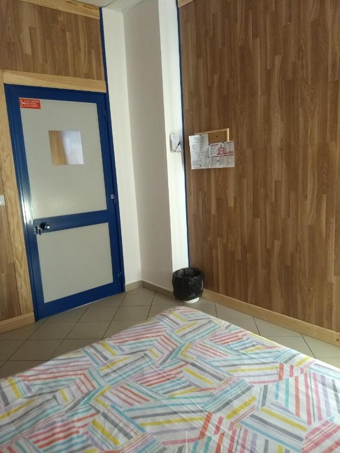 Melaya Budget Hostel Фару Екстер'єр фото