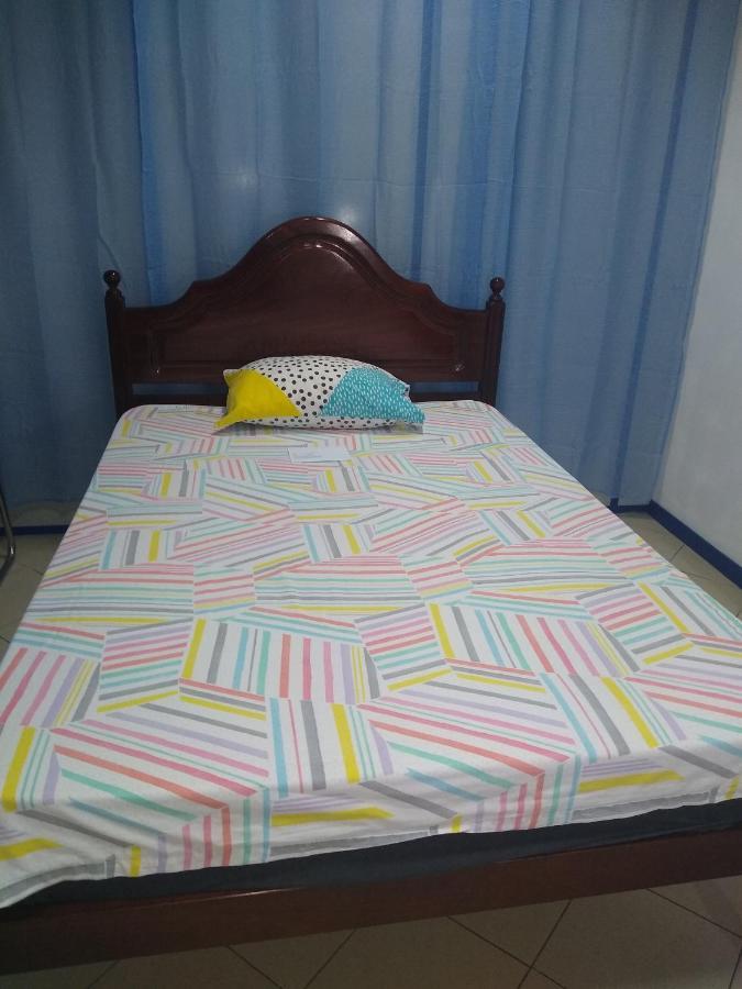 Melaya Budget Hostel Фару Екстер'єр фото